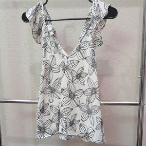 Gilli Black and White Floral Blouse